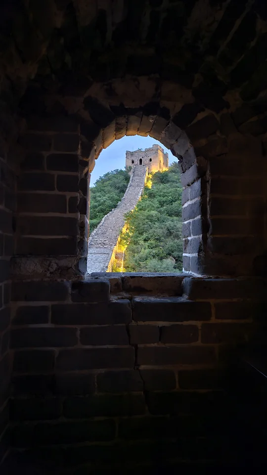 夜登司馬台險峻陡峭石階